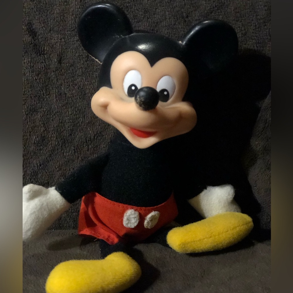 Vintage 1980 Mickey Mouse 6”by Applause Toys . Rubber head plush body